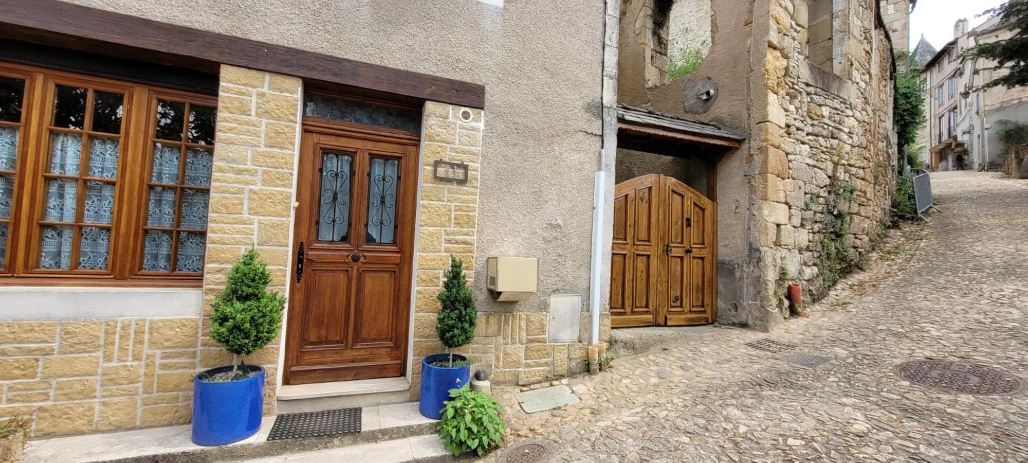Maison Avec Patio Dans Le Centre Historique Villa Terrasson Exterior foto