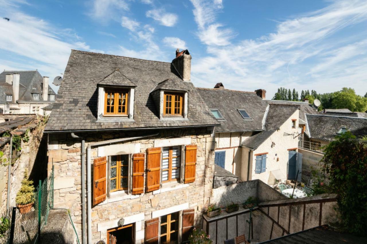 Maison Avec Patio Dans Le Centre Historique Villa Terrasson Exterior foto